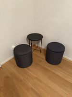 Höcker mit kleinem Tisch