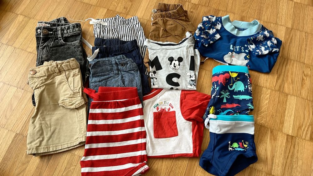 Lotti & Set di vestiti: Kleiderpaket Junge Sommer 86 – Usato da Uster venduto da Dansposito