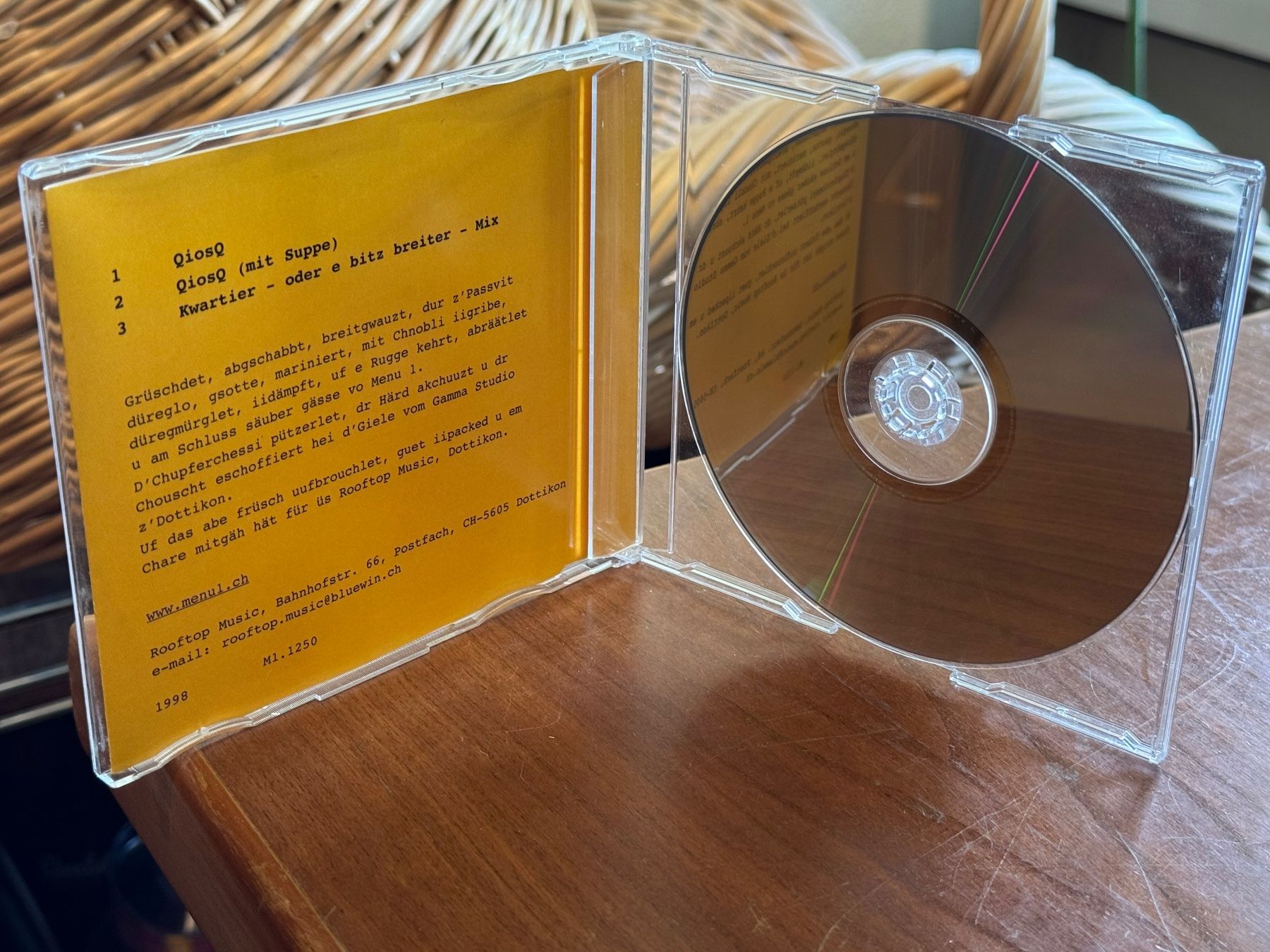 CD: Menu 1 Feat. Tina D. - QiosQ - Maxi-Single- HG42C – Nuovo (secondo la descrizione) da  venduto da  1