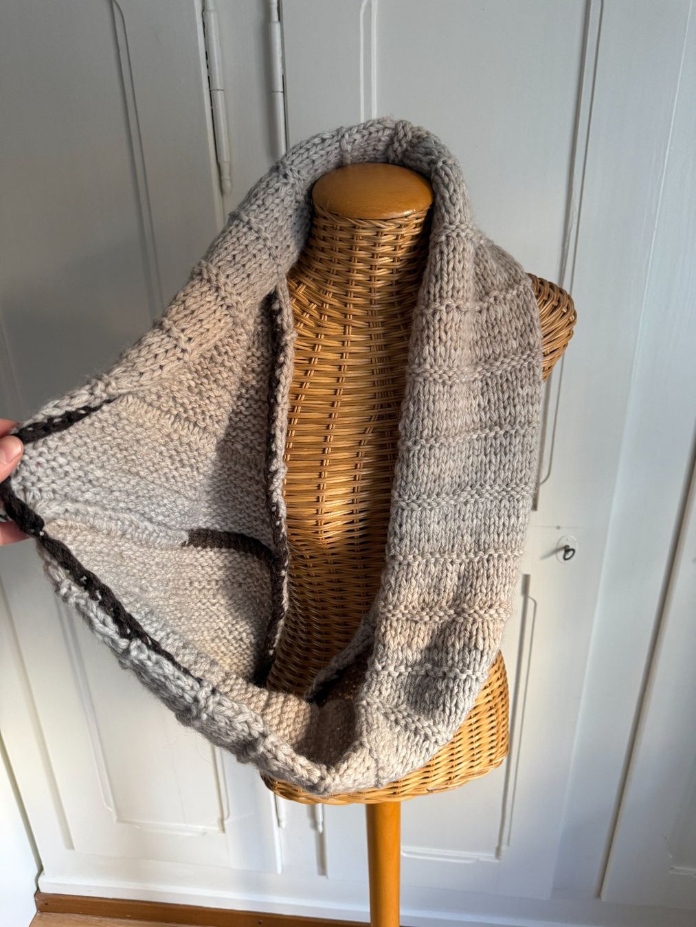 Foulards, Tücher & Schals: Strick Schlauchschal Loop beige-grau – Gebraucht aus Zürich von Diazaio 2