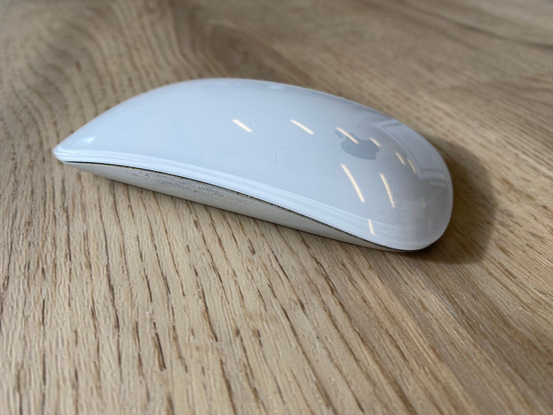 Apple Maus: Apple Magic Mouse A1296 mit AA Batterien Bluetooth Maus – Gebraucht aus Wetzikon ZH von BackToRetro 1