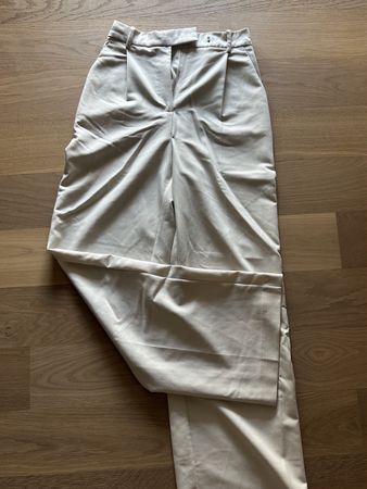 Stoffhose Zara mit Bundfalte