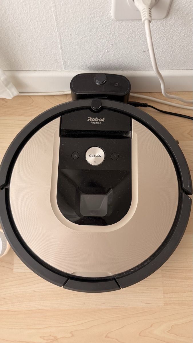 Irobot Aspirapolveri & Accessori: Vendo iRobot Roomba – Usato da Niederlenz venduto da joh_6fxx