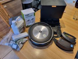 iRobot Roomba Combo j5+ Saugroboter inkl. Zubehör, gebraucht