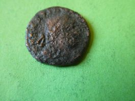 uralte Bronzemünze  16 mm     2.12 g