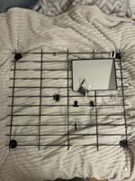 Schwarze pinnwand/ memoboard mit Spiegel und Klammern