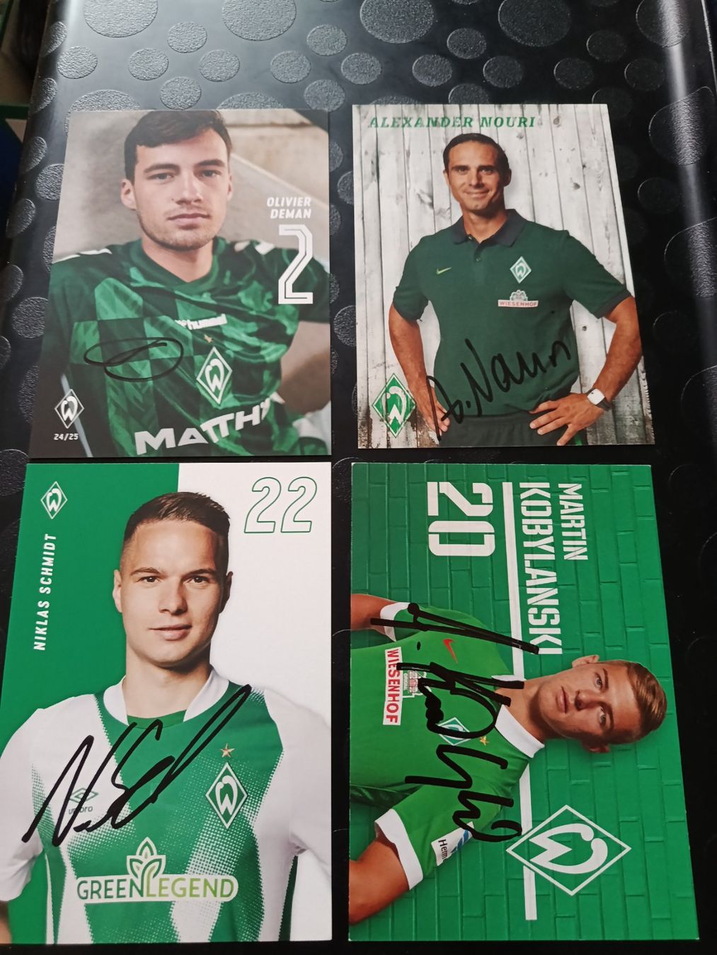 Autogramme: Weder Bremen - 4x Handsignierte Autogrammkarten – Gebraucht aus Menziken von Artographs