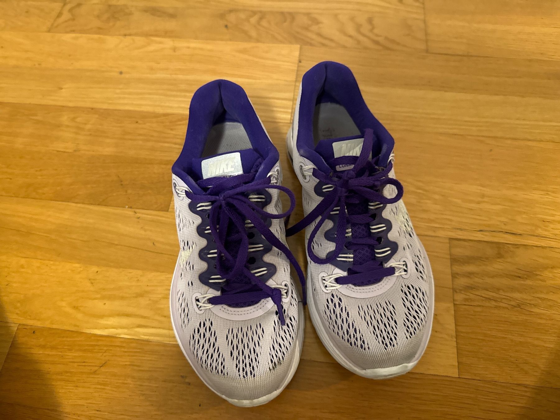 Nike Scarpe da donna: Nike Fitsole Grösse 36.5 – Usato da Pfäffikon SZ venduto da Melanie335 1