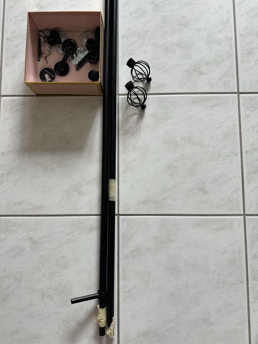 Tutte le decorazioni: Curtain Rod, Black Metal - Extentable, incl. Fitting – Usato da Zürich venduto da car_68nt