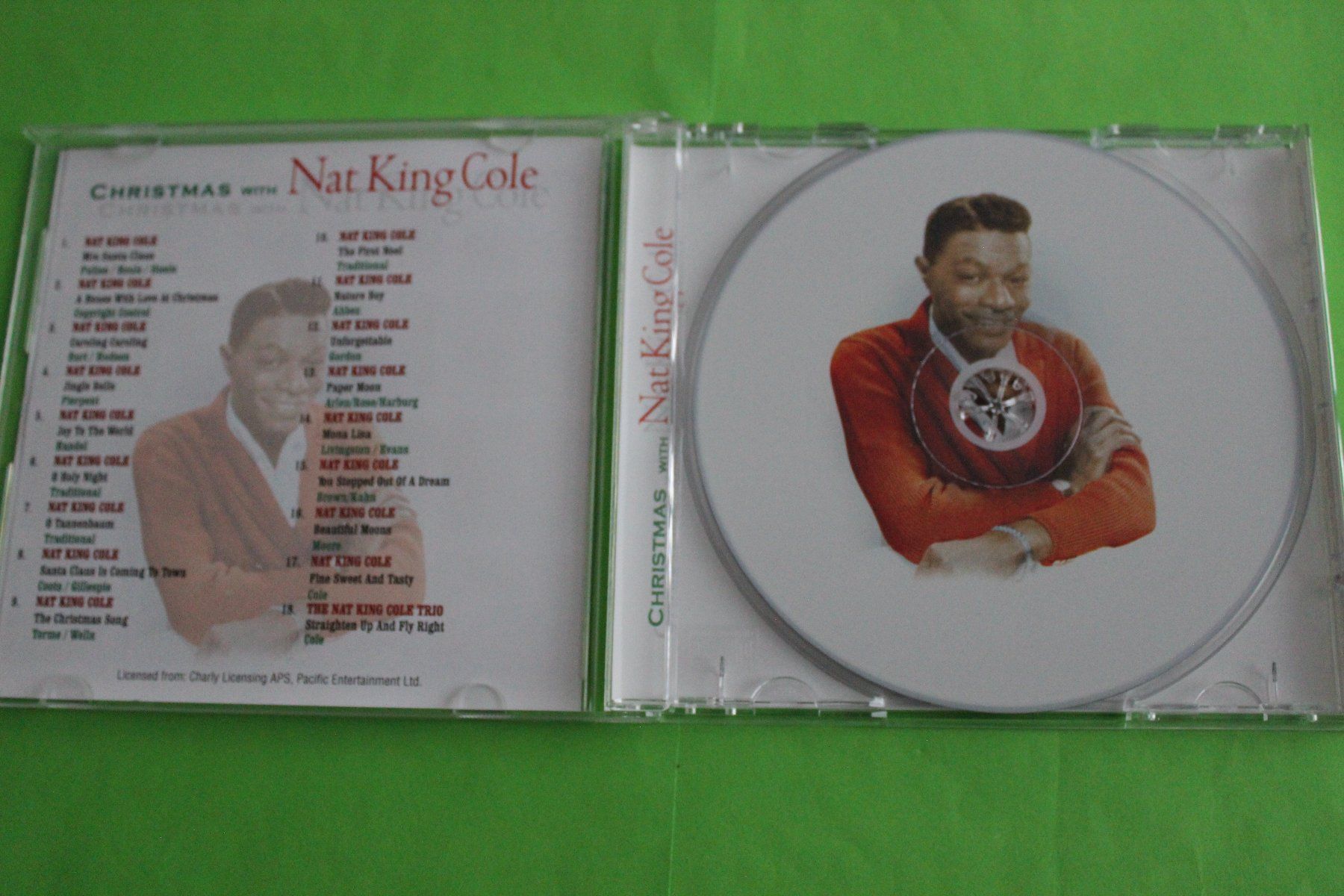CD: CHRISTMAS WITH NAT KING COLE CD – Usato da Tübach venduto da JamesStone 3