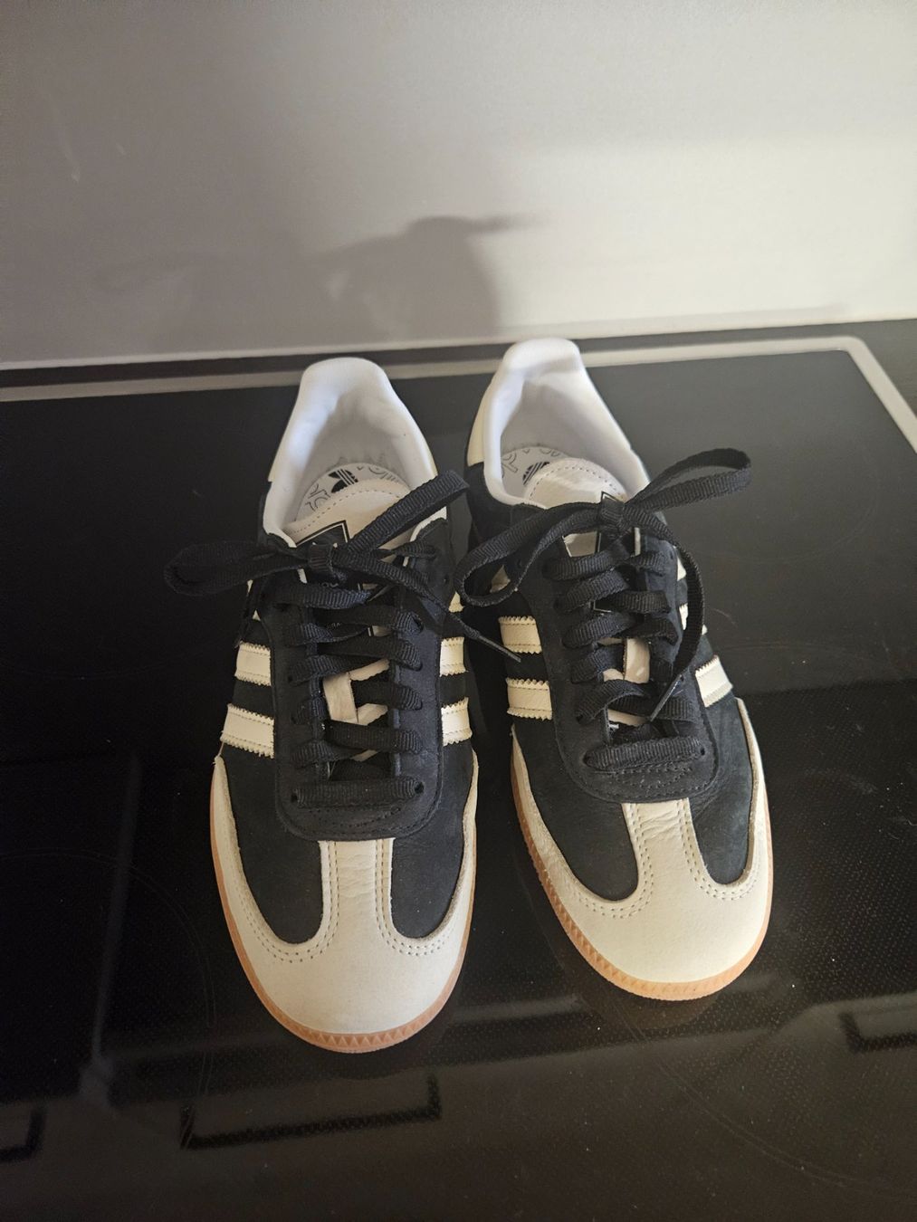 Adidas Scarpe da uomo: Adidas Samba - Gr. 40 2/3 - Turnschuhe – Usato da Luzern venduto da Lucan_Valerius 1