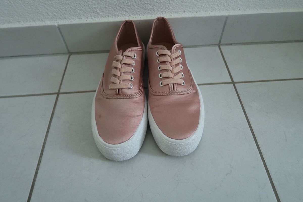 Damenschuhe: Turnschuhe mit Plateau – Gebraucht aus Bassersdorf von secondhand_clothing 1