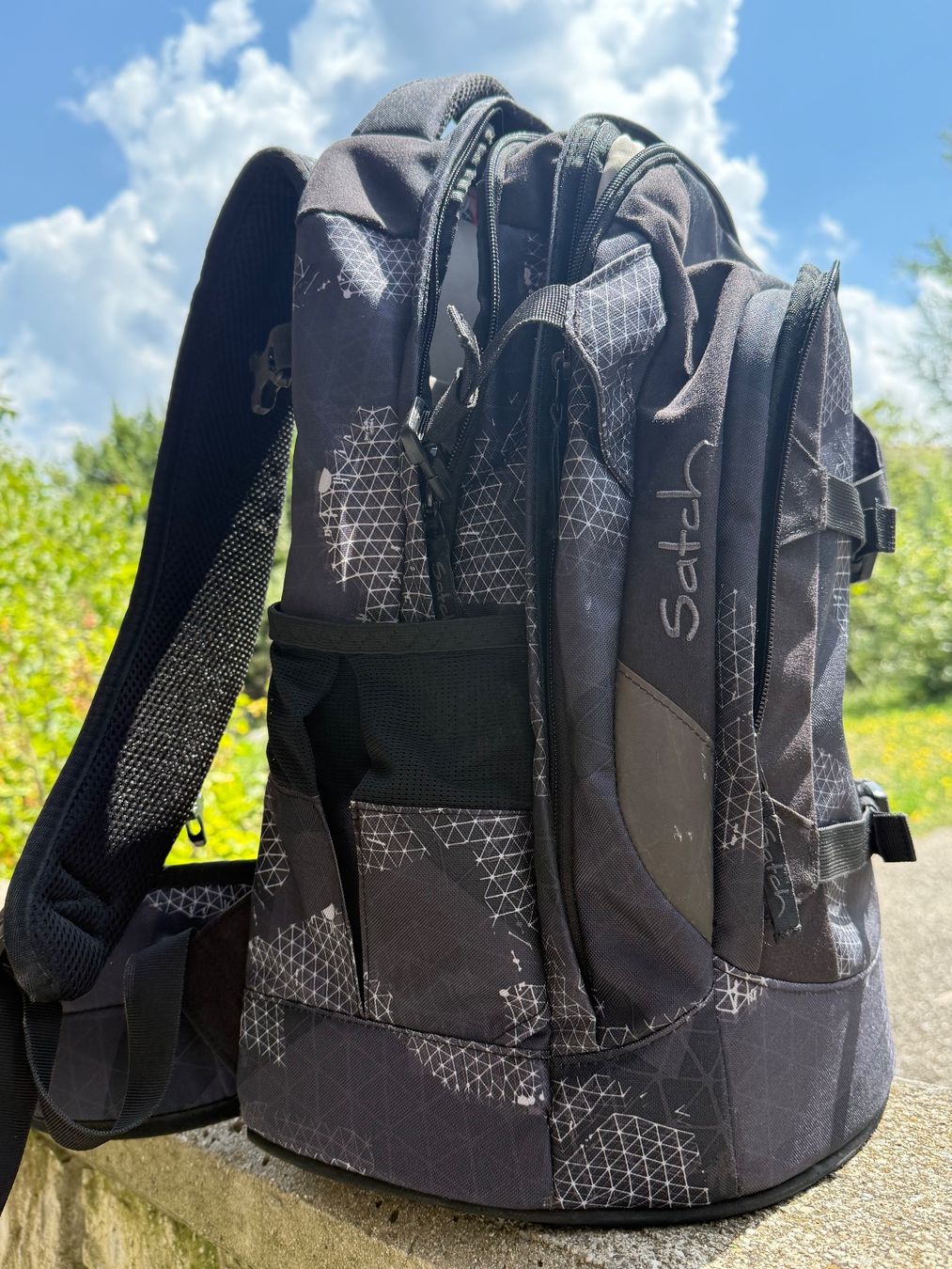 Satch Zaini: Rucksack Satch grau/schwarz Muster guter Zustand – Usato da Saanen venduto da aom01 1