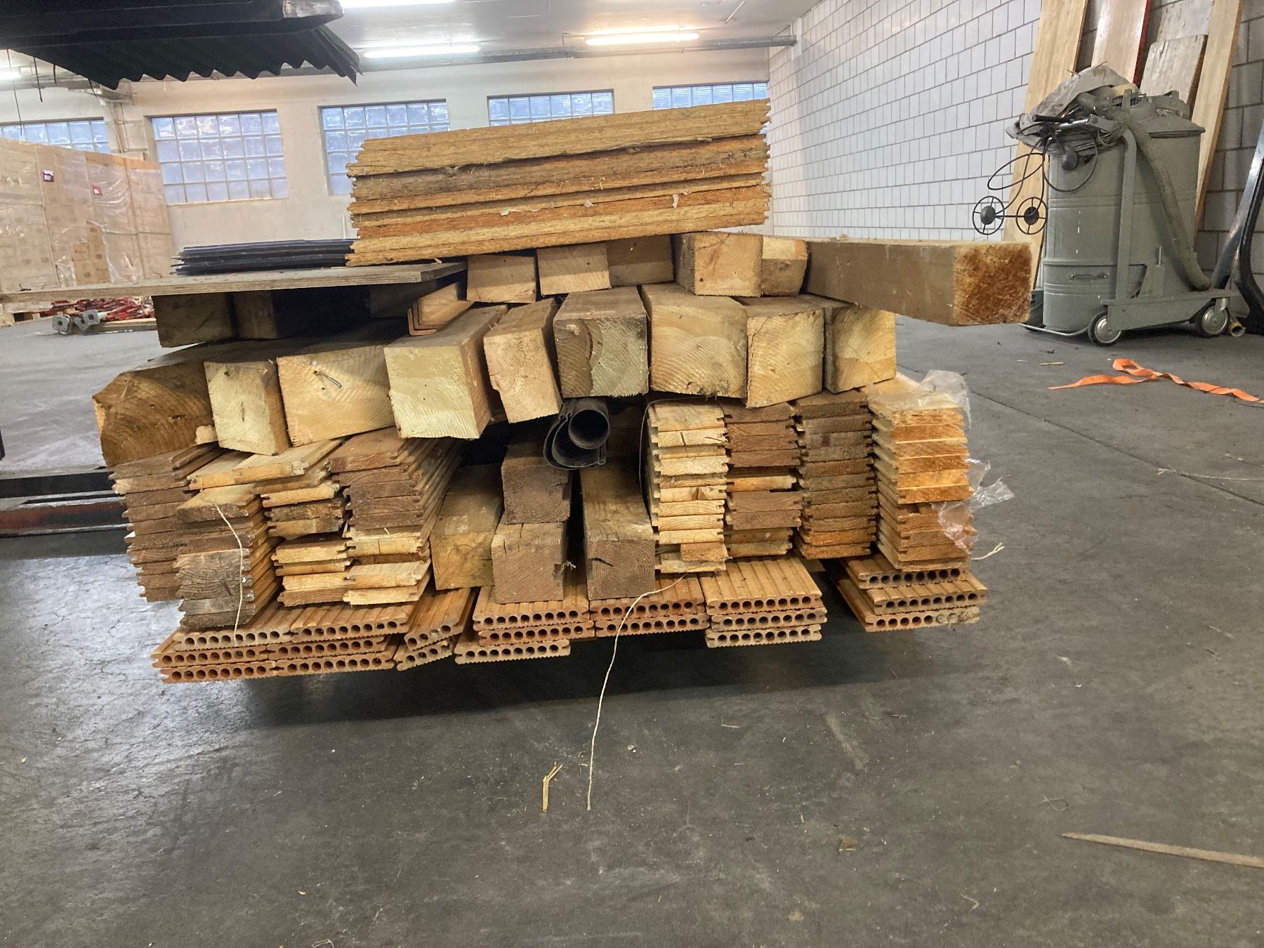 Casette da giardino & serre: Gartenhaus, Gerätehaus oder Stall – Usato da Dielsdorf venduto da EArau1 2