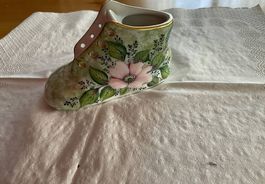Kinderschuh aus Porzellan