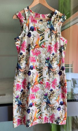Sportliches, mit einem gewissen Charm, Sommerkleid Größe 38