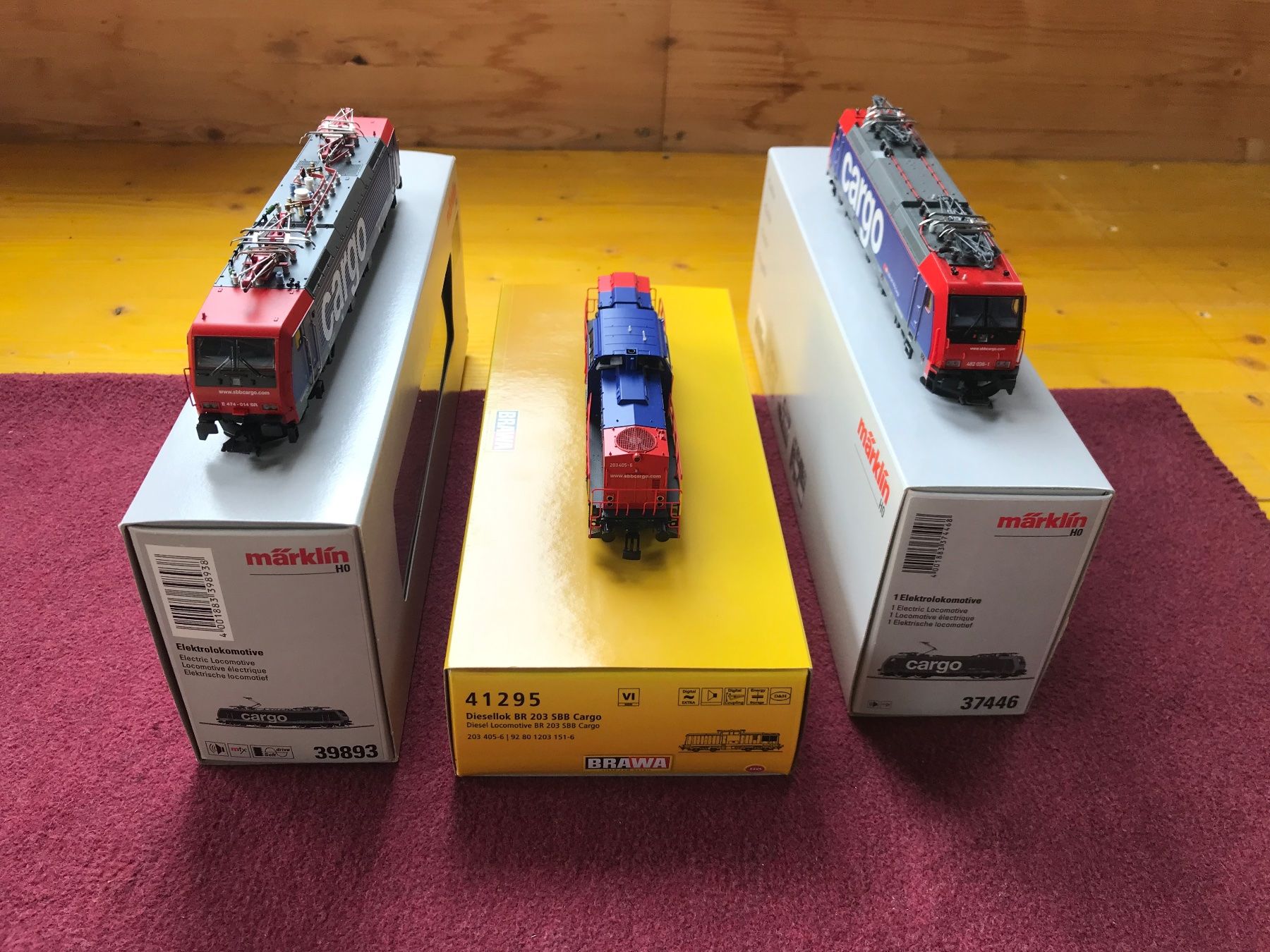 Trains électriques: Lot mit 3 Stk. Cargo Lokomotiven – Neuf avec emballage d'origine à Erschwil par Freitag1 8