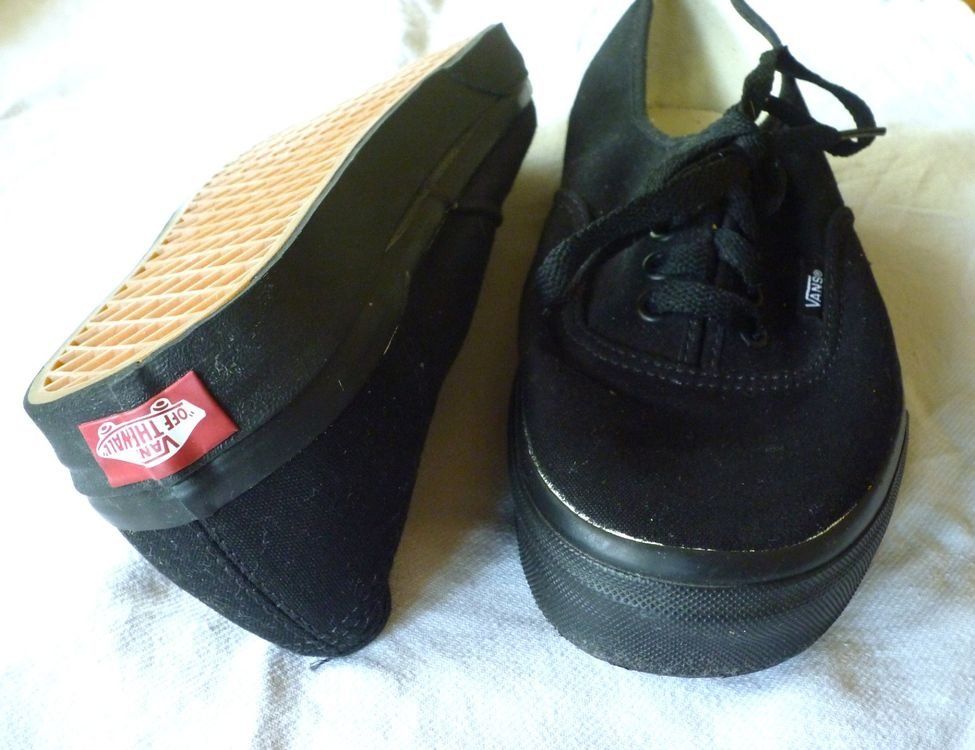 Vans Chaussures hommes: Vans authentic – Neuf (Voir description) à Delémont par palimpse 1