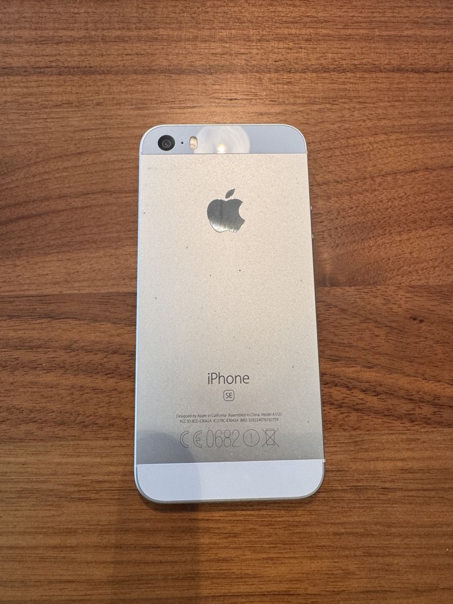 Apple Telefoni cellulari / Smartphones: iPhone SE 64 GB white – Usato da Sarnen venduto da Qwertziop74