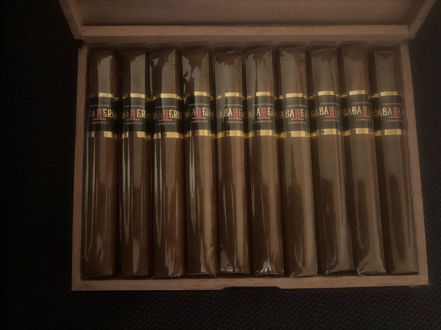 Zigarren: CABALLEROS CONECTICUT 10 TORO  ZIGARREN – Neu und originalverpackt aus basel von Lastcall 1