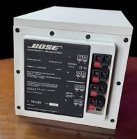Bose Acoustimass Bassmodul in Weiss.