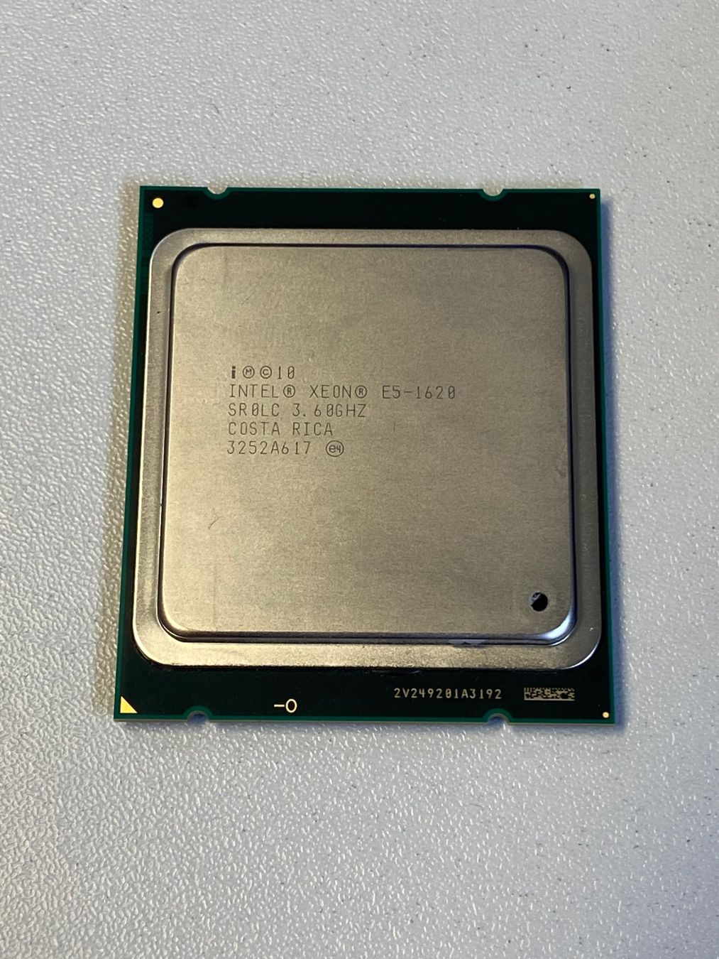Intel Componenti elettronici: Intel ES-1620 – Usato da Zizers venduto da Digitag0 1