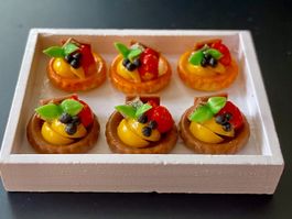 Patisseries auf Tablett f/Puppenstuben. Handarbeit. NP 24.00