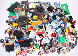 1.5 kg. Legoteile mit Minifiguren
