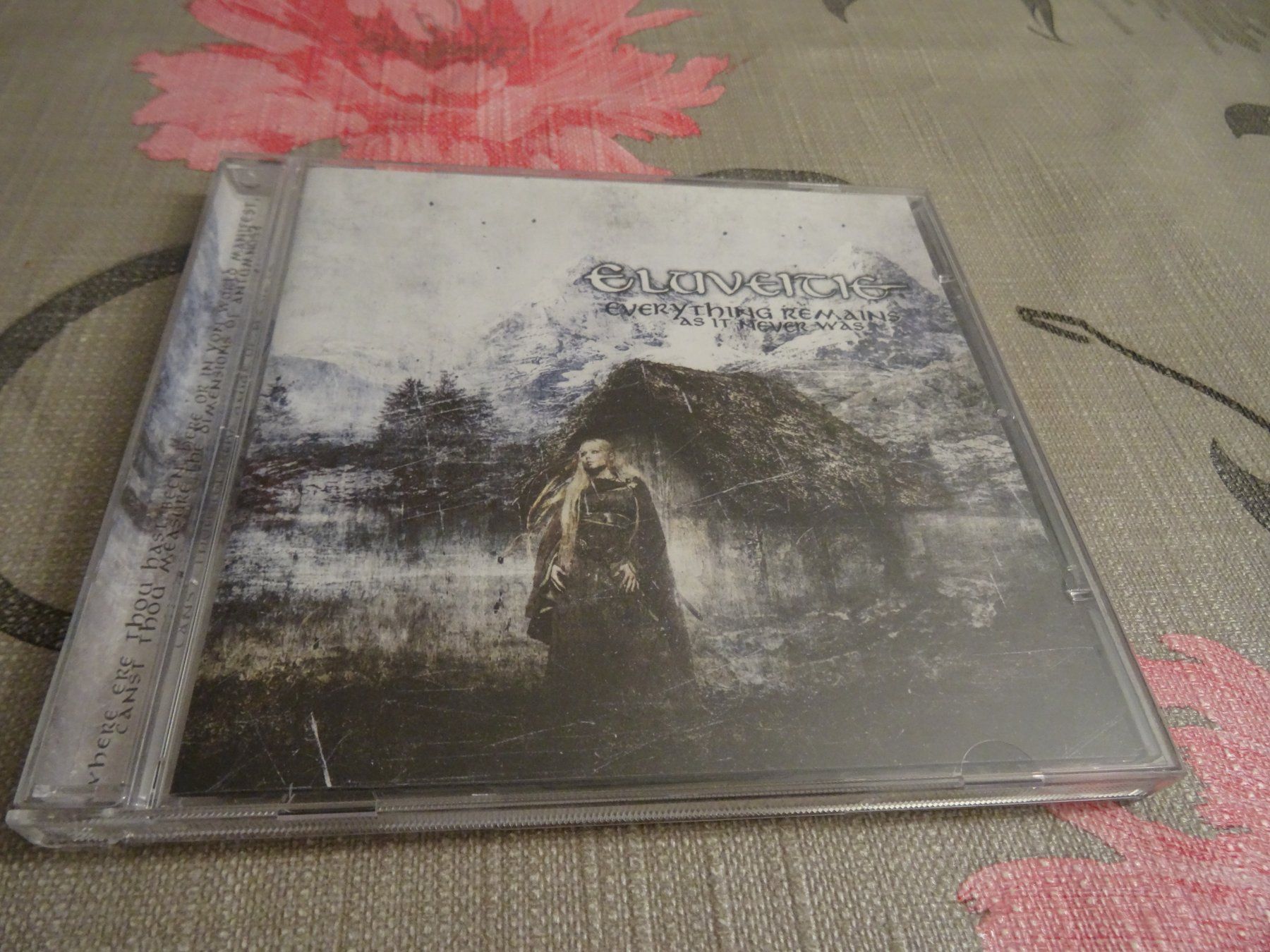 CDs: Eluveitie - Everything Remains CD – Gebraucht aus Olten von Disc-Ausverkauf
