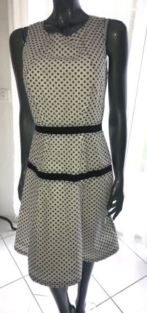 OSCAR DE LA RENTA KLEID GR. 8 (S)