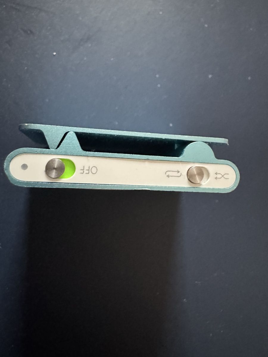 Apple Tragbarer Mediaplayer: IPod shuffle – Defekt aus Biel/Bienne von Baol1 2
