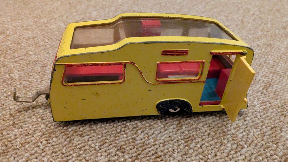Dinky Toys Modellini d'auto: Dinky Toys Four-Berth Caravan – Usato da Itingen venduto da wali19