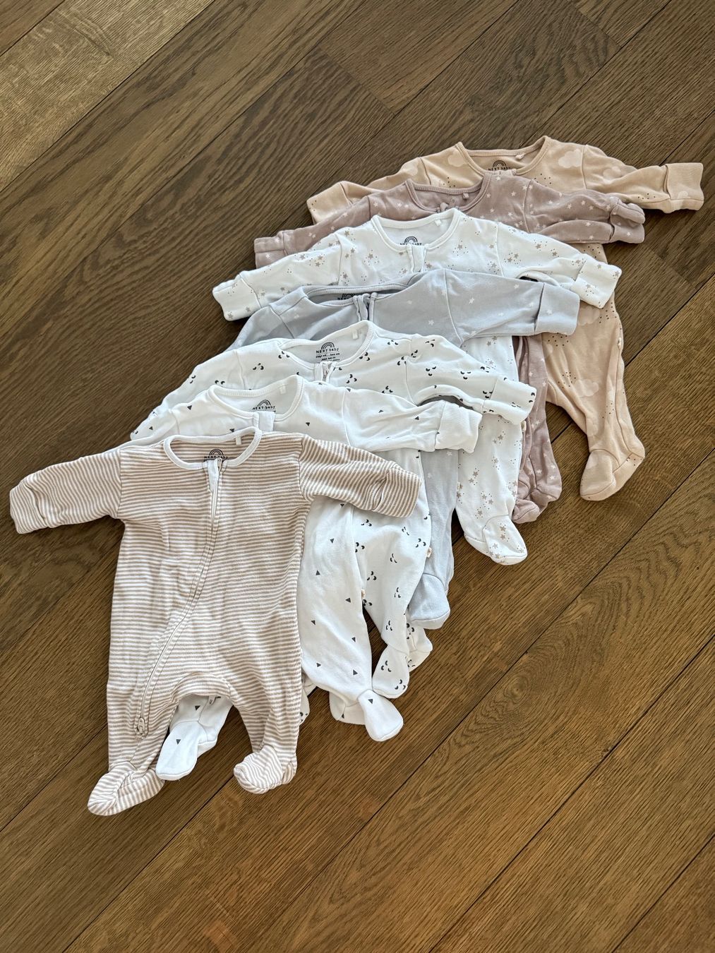 Next Pyjamas & Ähnliches: 7 Sleep suits, gr. 50 – Gebraucht aus Stäfa von liu_7m7v