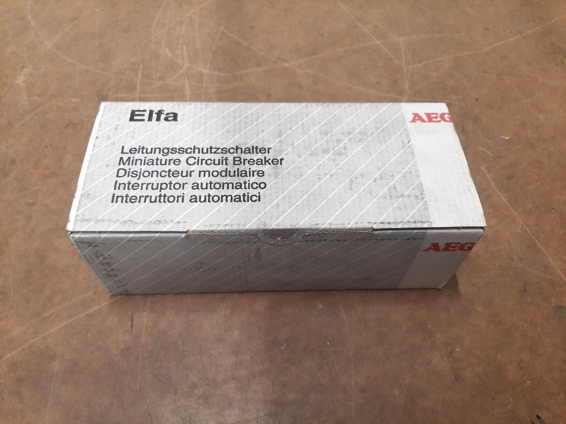 Interruttori: 4 x AEG ELFA Leitungsschutzschalter C6A 10kA 3Pol E83S DB – Nuovo e nell'imballaggio originale da Winterthur venduto da ReUse_Baumarkt 1