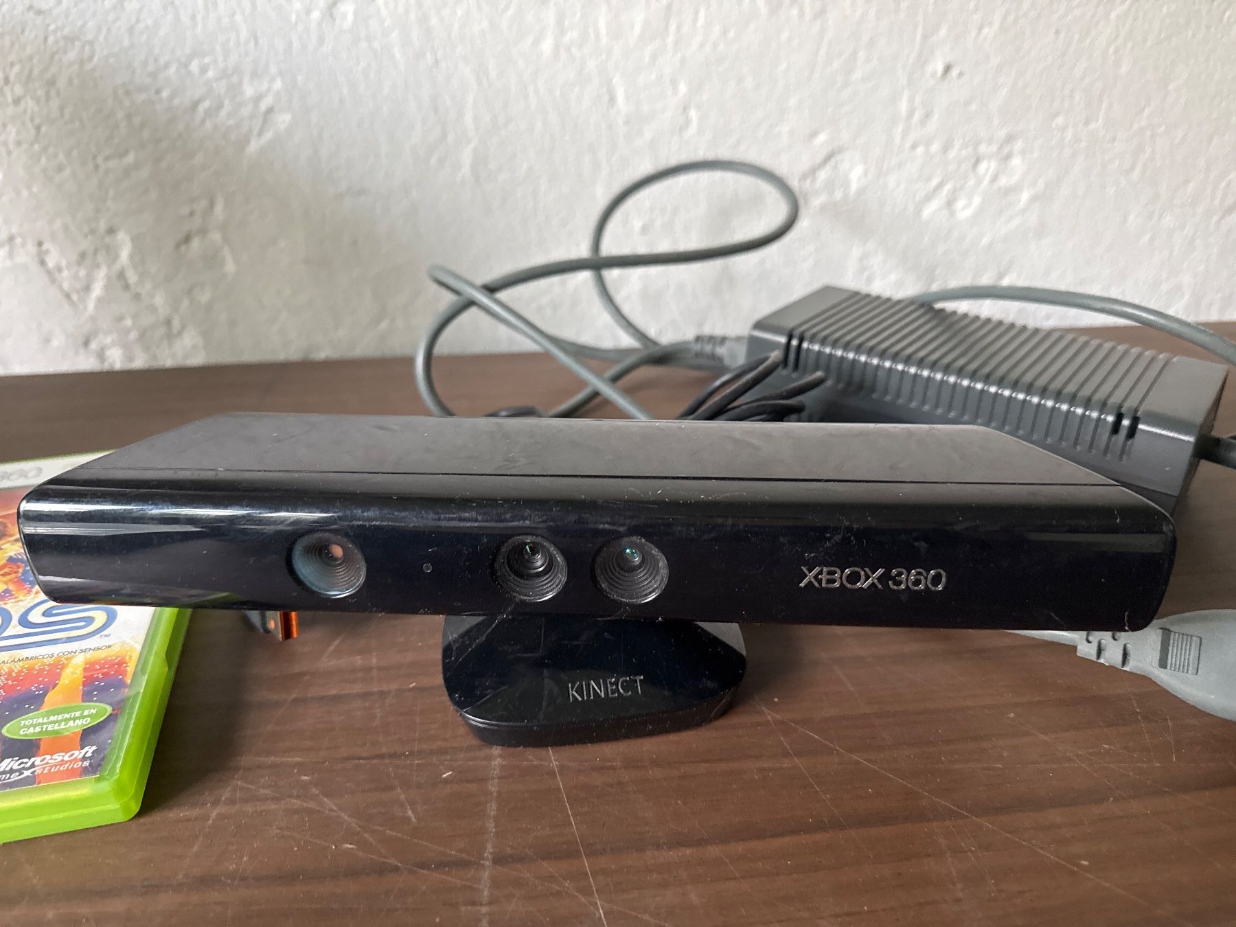 Microsoft Console: Xbox 360 Konsole mit Kinect, Controller & 4 Spiele! – Usato da Arisdorf venduto da comestibles 1