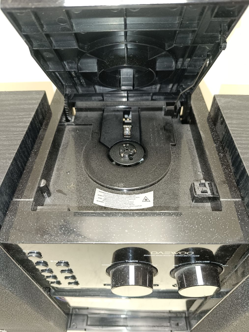 Daewoo Lettore multimediale & Streamer: Daewoo Micro Sound System RM-711AUCB (em69) – Usato da Künten venduto da Schnaepplihuus 3