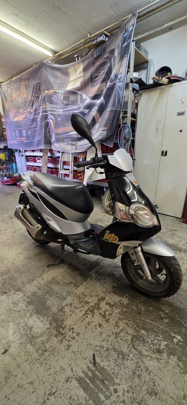 Generic / Ksr Moto Scooter: Ideo Generic 50ccm³ Roller – Difettoso da St.gallen venduto da Terence_Stettler 2