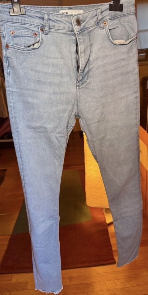 Jeans: Jeans chiari da donna – Gebraucht aus Locarno von tos_tgc9 2
