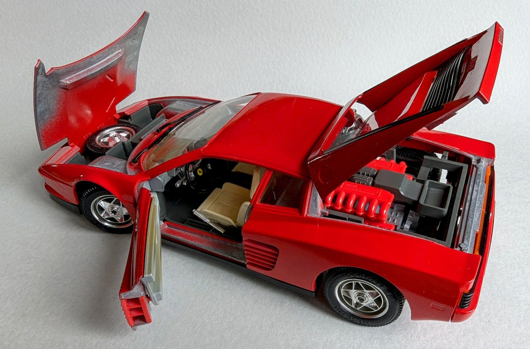Bburago Modellini d'auto: Burago Ferrari Testarossa, Modellauto, 1/18 – Nuovo e nell'imballaggio originale da Olten venduto da VanishingPoint.71 3