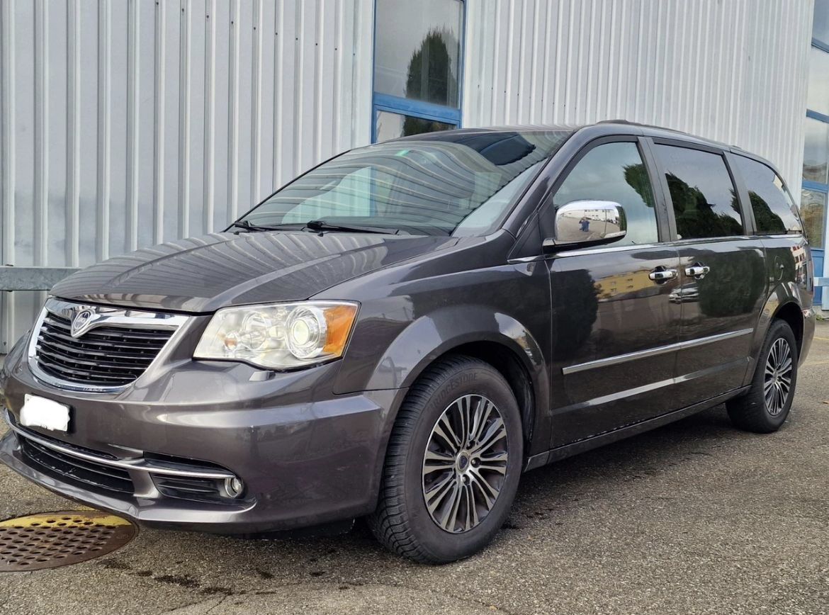 Lancia Autos: Lancia Voyager – Defekt aus Romanshorn von Happy24 2