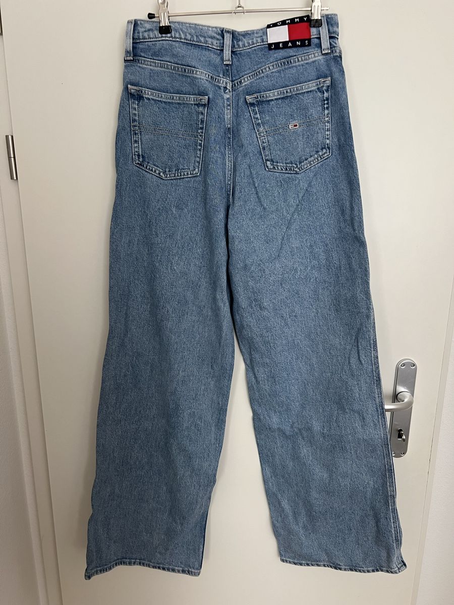 Tommy Hilfiger Jeans: Tommy Jeans Claire High Wide – Nuovo (secondo la descrizione) da Cologny venduto da Catarina.Cardoso 1