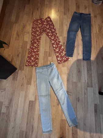 3 Hosen für Mädchen, Grösse 128Top Zustand!