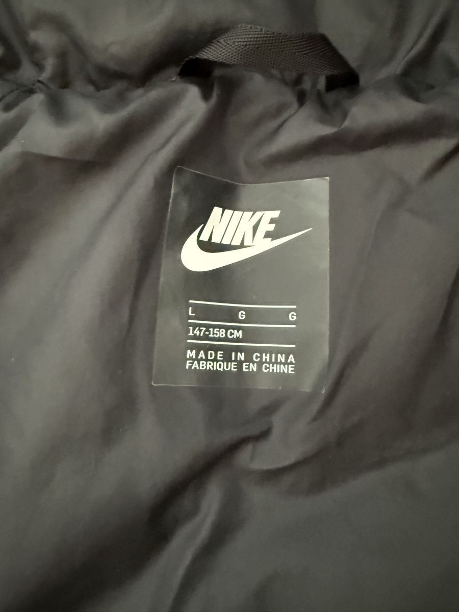 Nike Giacche: Nike Winterjacke  – Usato da Rothrist venduto da Lon28 2