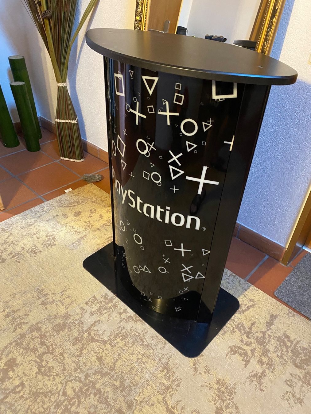 Sony Console: Aufstelltisch Playstation – Usato da Kerzers venduto da ai1_52j5 2