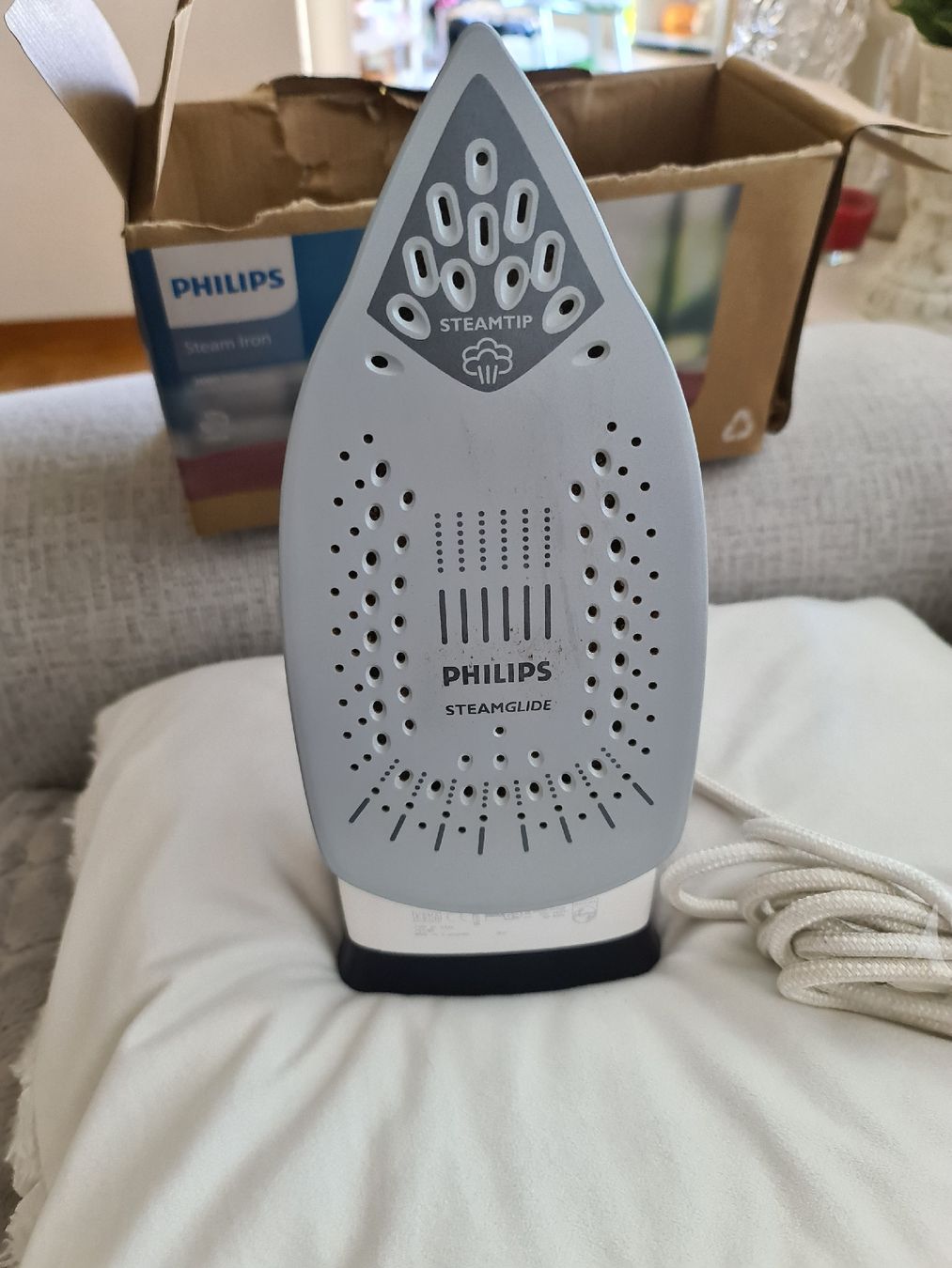 Philips Ferri da stiro: Dampfbügeleisen Philips GC 4420 – Usato da Thun venduto da erh_fs86 2