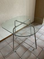 Table design en verre et chrome, solide et stable!