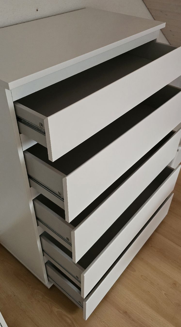 Conforama Cassettiere: Kommode Weiss 5 Schubladen guter Zustand – Usato da Hüttikon venduto da Sybille91 2