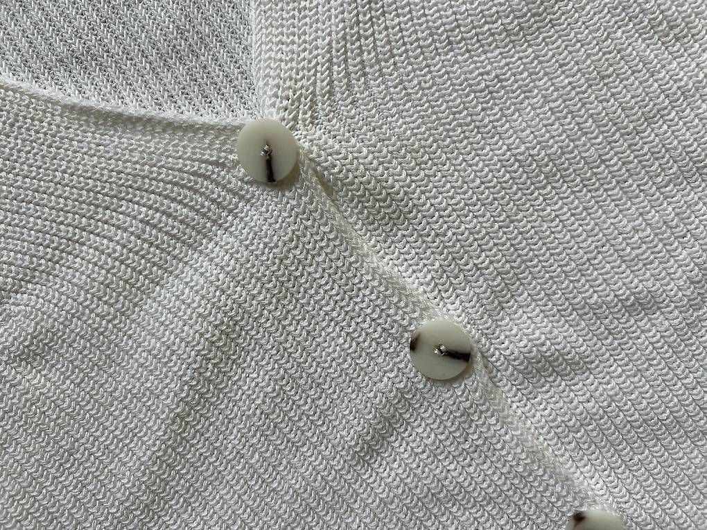 Gilets & Westen: Massimo Dutti Weste zu verkaufen – Neu und originalverpackt aus Arlesheim von sel_n57l 2