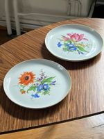 2 Meissen Porzellan Teller mit Blumen Motiv