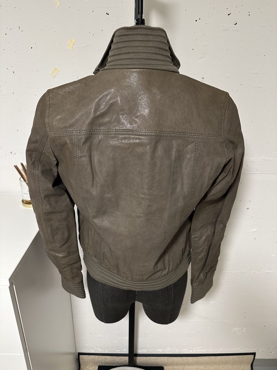Bally Giacche: Bally Leather Jacket, IT 40, Lambskin, Olive Green, Chic 51 – Nuovo (secondo la descrizione) da Sarnen venduto da vik_jw5z 5